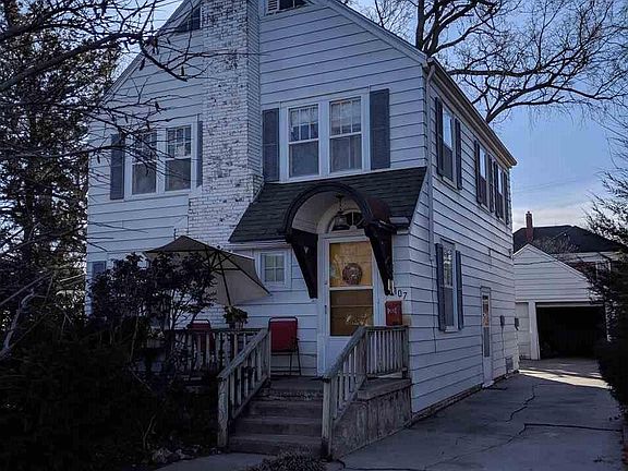 2nd image of 107 W 22nd Ave