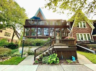 869 Beaconsfield Ave, Grosse Pointe, MI
