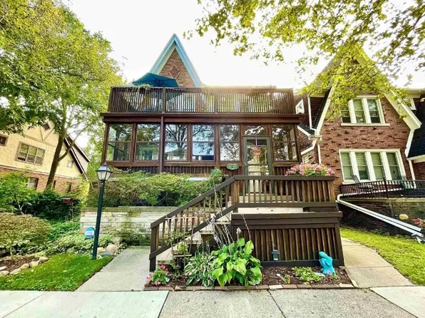 869 Beaconsfield Ave, Grosse Pointe, MI 48230