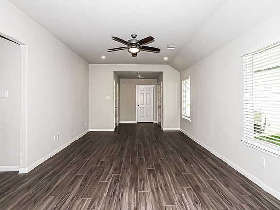 3rd image of 5122 Hector Gustavo Dr