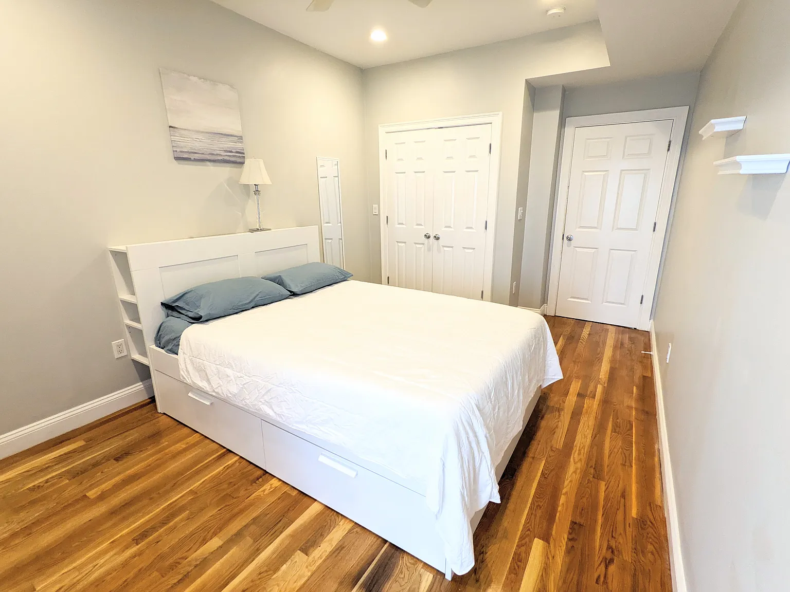 2 bed, 774 sqft, $3,200 — Photo 3
