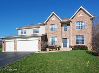 532 Park View Cir, Fox Lake, IL 60020