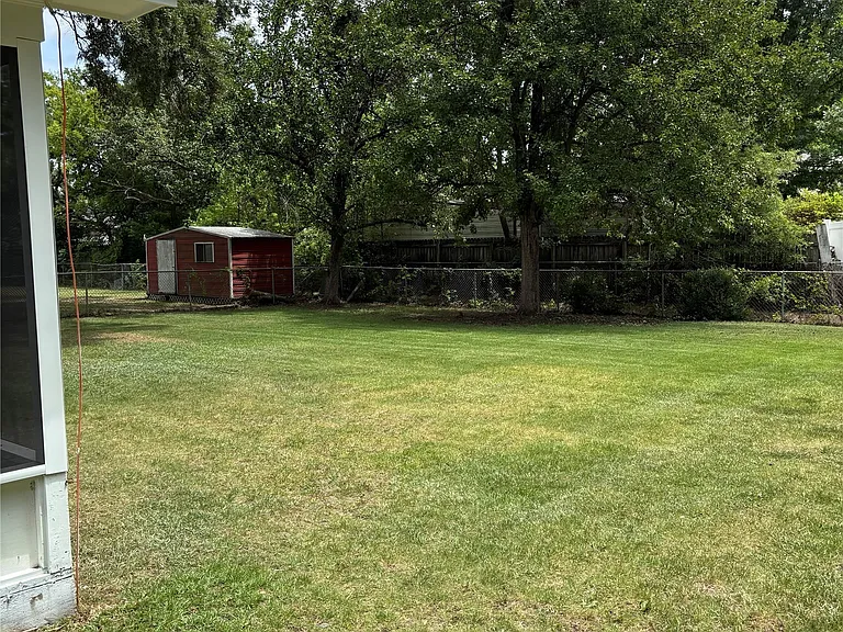 744 Ledyard Pl — Photo 22