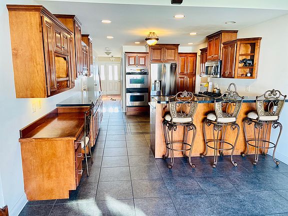 5th image of 8800 Timbers Pointe Dr E
