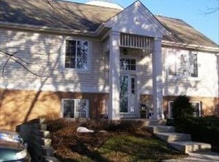 1913 Concord Dr, McHenry, IL 60050