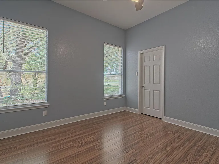 125 Waterford Ln — Photo 19