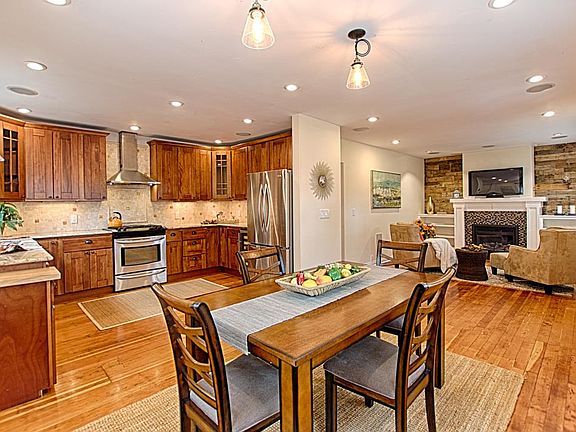 4th image of 1058 N Branciforte Ave