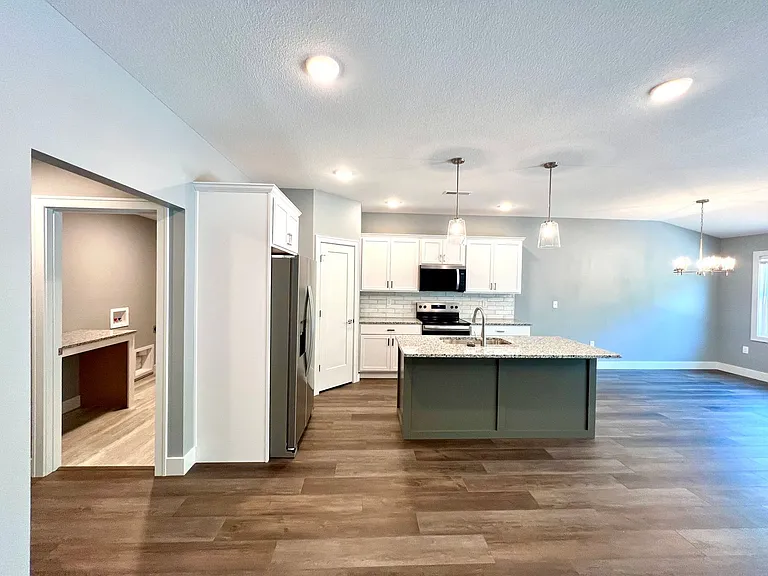 4647 Pierce Dr — Photo 1