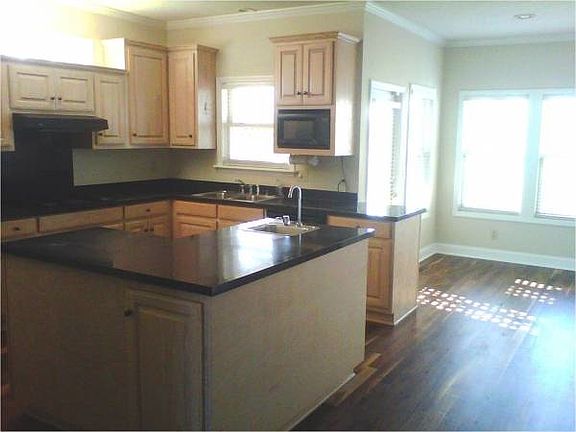 3rd image of 1422 S Jetties Ct