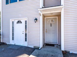 41 Palmer St UNIT 13, Norwich, CT 06360