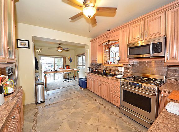 2nd image of 6733 N Artesian Ave