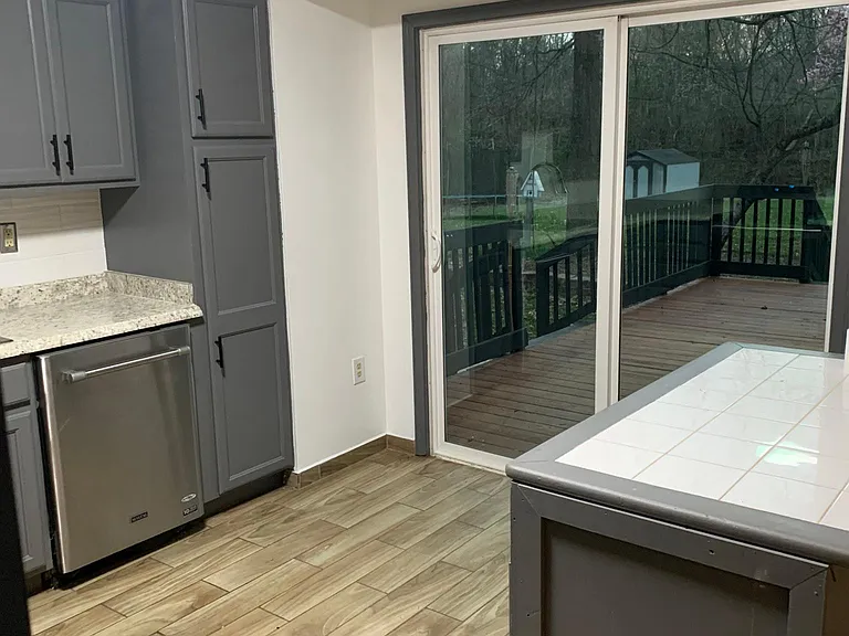 775 Harris St NW — Photo 8