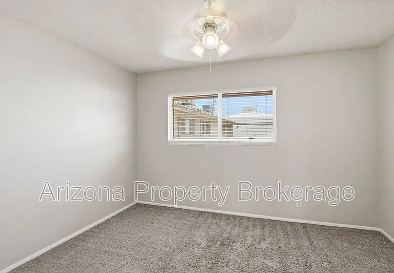 3934 E Piccadilly Rd #9 — Photo 11