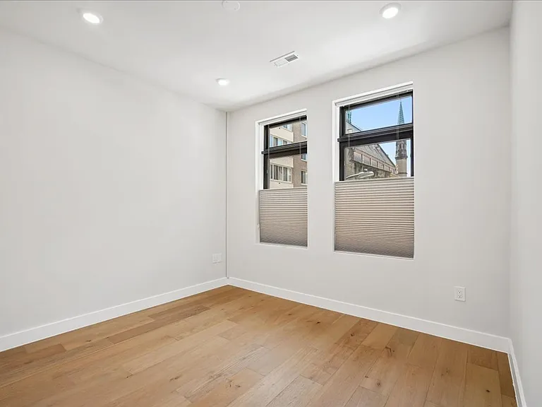 1208 M St NW #22 — Photo 17