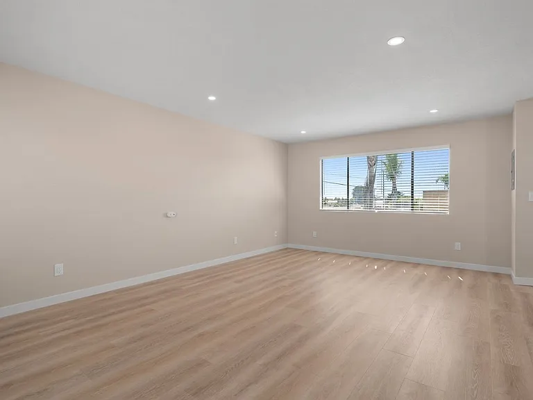 1345 Farroll Rd — Photo 32