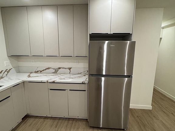 3rd image of 1224 N Formosa Ave #13