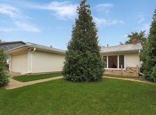 7749 W Kingston Dr, Frankfort, IL 60423