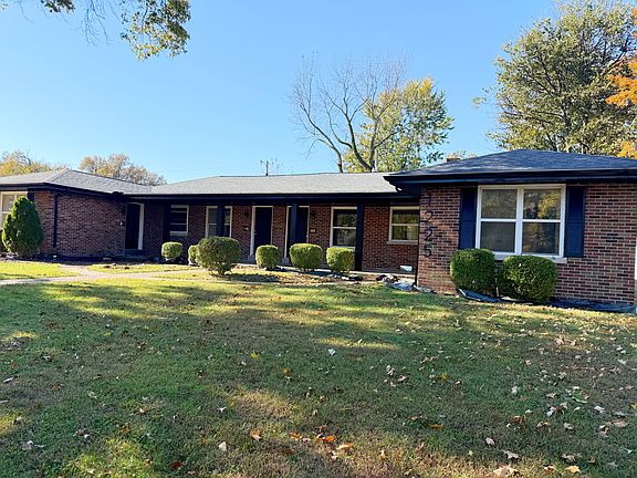 2nd image of 1225 S Saint James Blvd