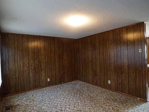4th image of 4072 Beach Rd