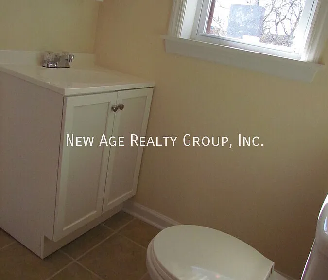 110 S 43rd St #3 — Photo 5