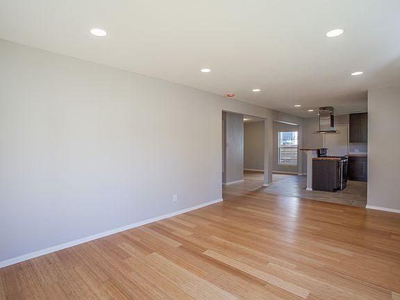 5th image of 503 W O'Dell St