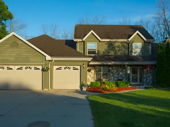 3537 S 123rd St, Greenfield, WI 53228