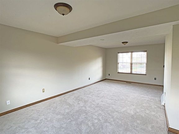 3rd image of 26 Otter Dr