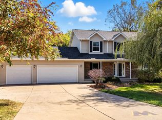 2688 Becky Thatcher Rd, Muscatine, IA 52761