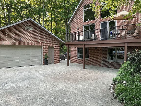 3rd image of 3184 Middle Bellville Rd