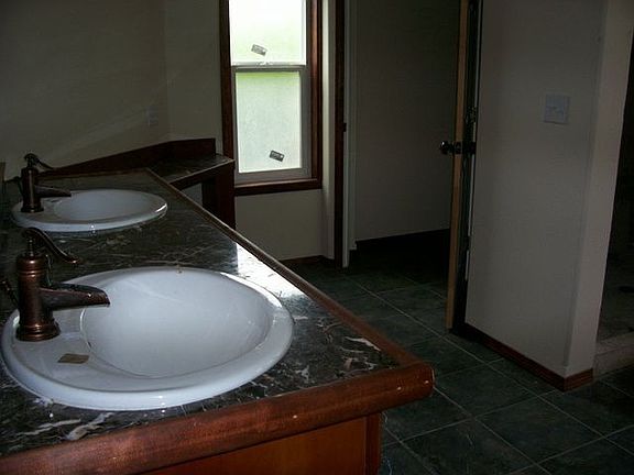 3rd image of 133 Octopus Ave NE