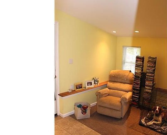 5th image of 8 S Rose Ln