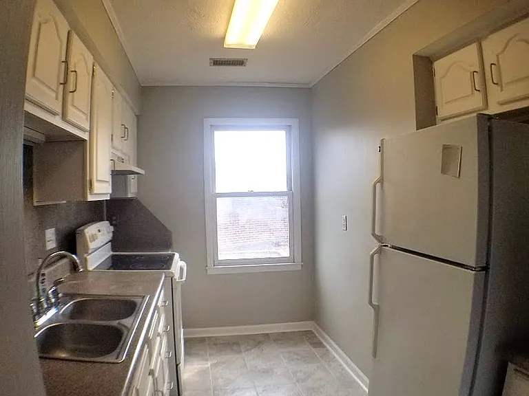 1018 Konnarock Rd — Photo 9