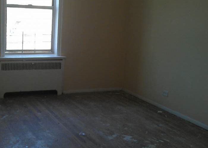 2nd image of 28 E 167th St