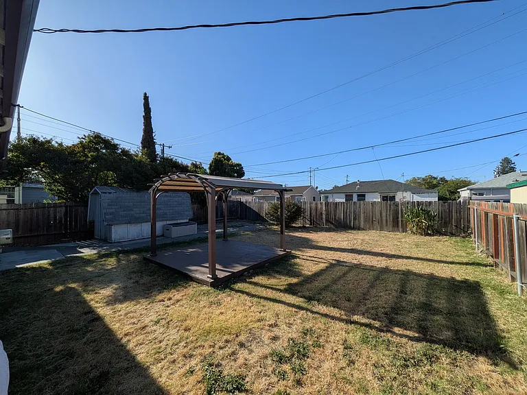113 Revere St — Photo 10