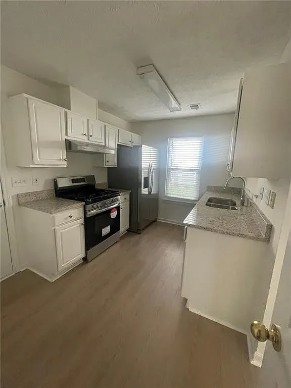 3 bed, 2.5 bath, 1488 sqft, $2,250 — Photo 2