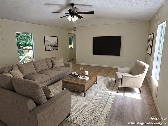 3rd image of 282 Evans Cir