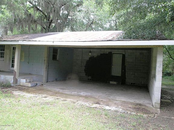 03) Carport