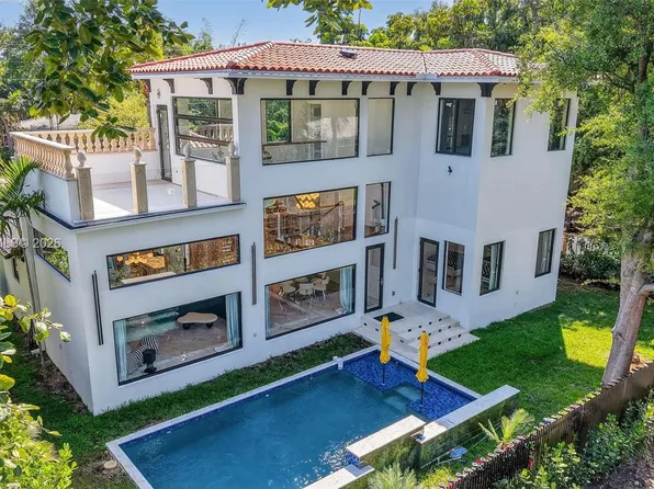 941 NE 119th St, Biscayne Park, FL 33161