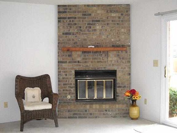 5th image of 14 Canterbury Ct APT 19