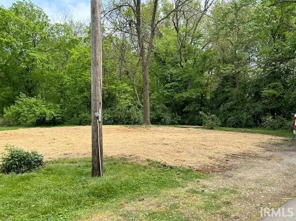 607 N 7th St, Rockport, IN 47635