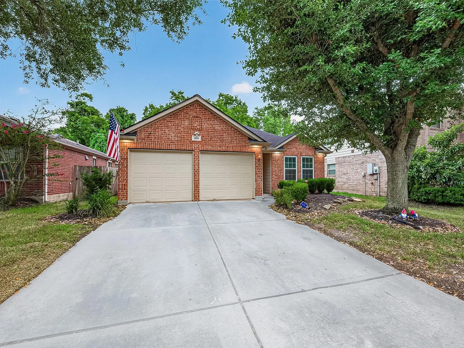 3 bed, 2.0 bath, 1717 sqft, $2,250 — Photo 2