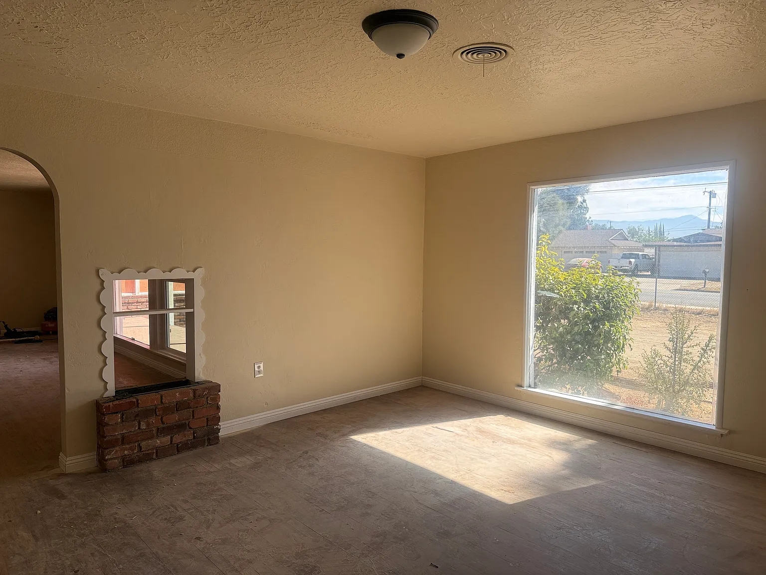 4 bed, 2230 sqft, $3,400 — Photo 4