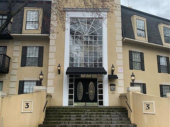 2nd image of 3208 Pine Heights Dr NE #3208