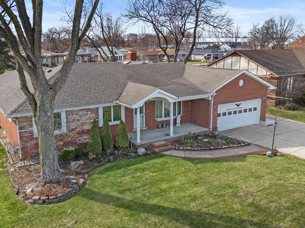 41589 Windmill St, Harrison Township, MI 48045