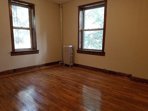 5th image of 430 E 22nd St APT 2B
