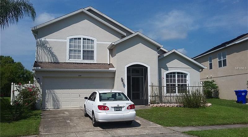 1st image of 829 Hacienda Cir