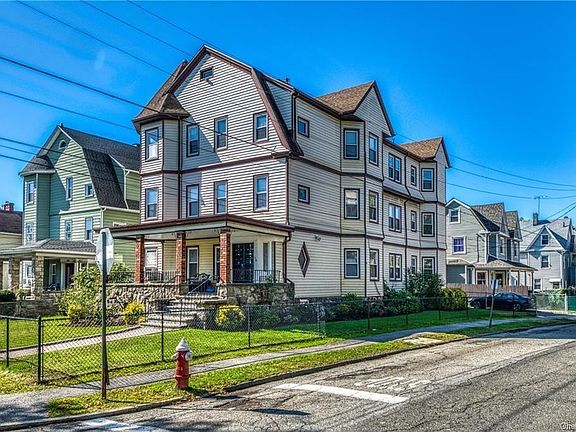 2nd image of 174 Rich Ave #4