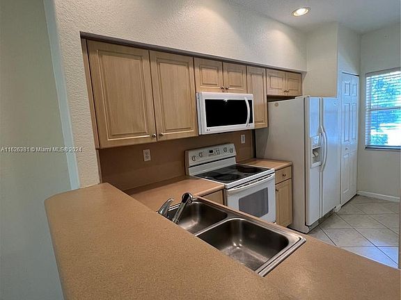 3rd image of 2558 SW 83rd Ter #104