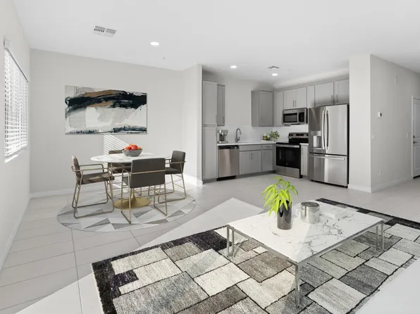 2821 W White Feather Lane, Phoenix, AZ 85085