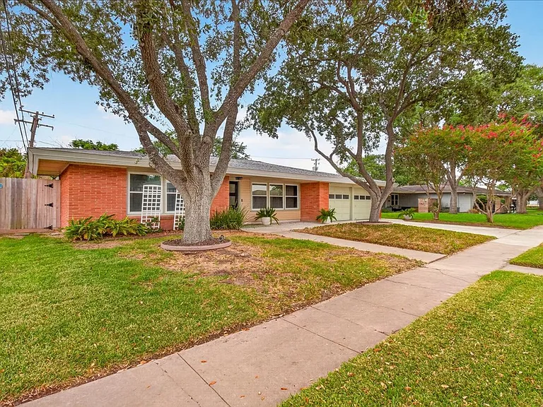 609 Peerman Pl — Photo 56